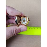 Часы кулон OMAX (идут), без МЦ!!