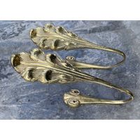 Пара бронзовых крепежей для штор